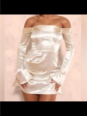 PrettyLittleThing NWT Off-Shoulder Satin Mini Dress in Champagne Size 12